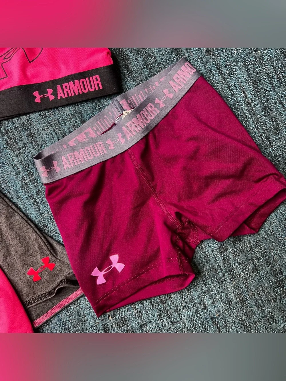 Under Armour Youth Girl's Athletic Bundle Tank Top Sports Bra Shorts Pink Small